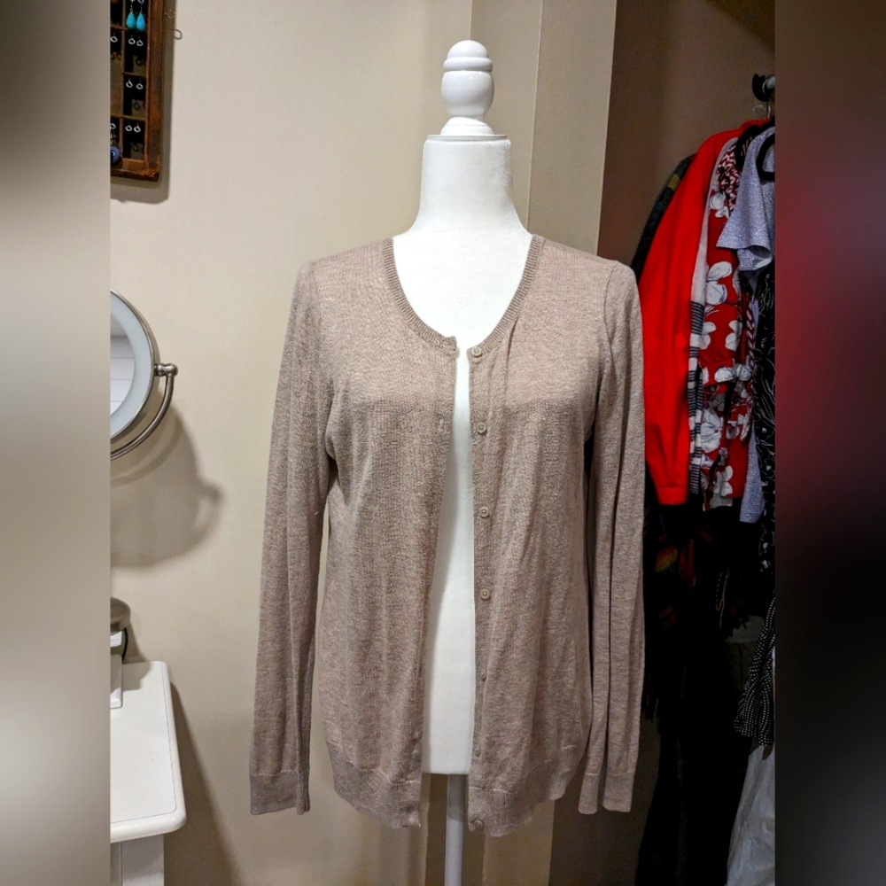 GUC Old Navy taupe crew neck cardigan